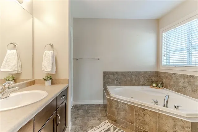 Additional property image - 31 TOPAZ St