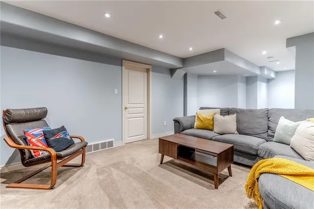 Additional property image - 31 TOPAZ St