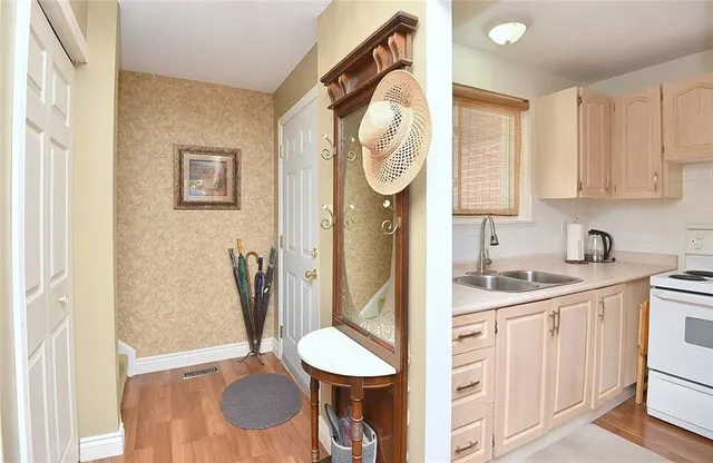 Additional property image - 880 LIMERIDGE Rd Unit 63