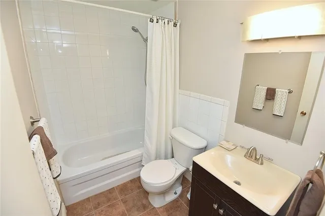 Additional property image - 880 LIMERIDGE Rd Unit 63