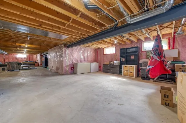 Additional property image - 152 POPLAR St