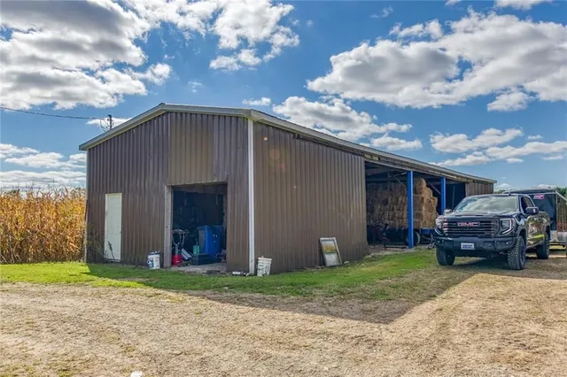 Additional property image - 152 POPLAR St