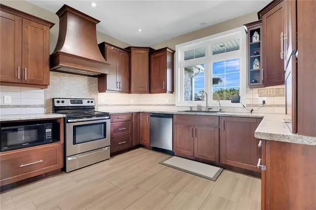 Additional property image - 152 POPLAR St