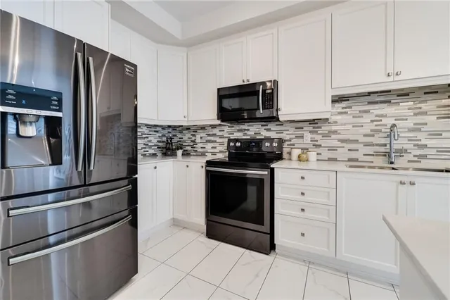 Additional property image - 32 GREENWICH Ave
