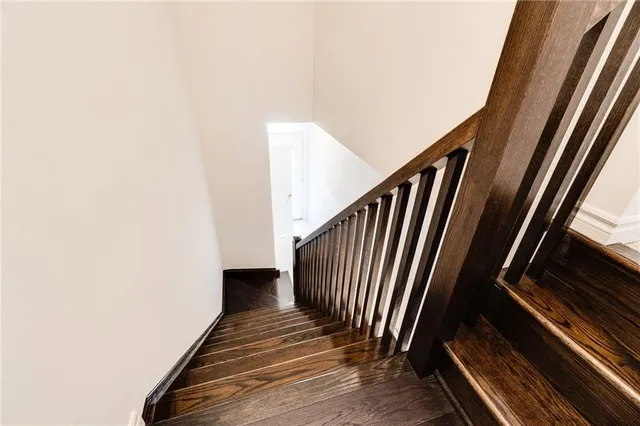 Additional property image - 32 GREENWICH Ave