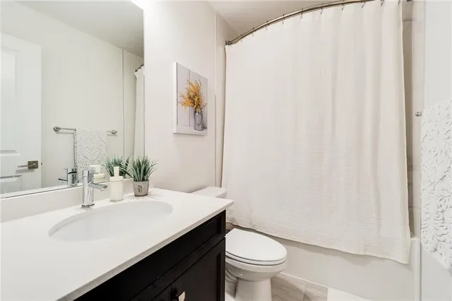Additional property image - 32 GREENWICH Ave