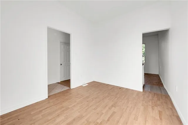 Additional property image - 103 EMERALD St