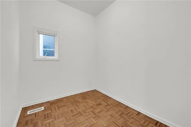 Additional property image - 103 EMERALD St