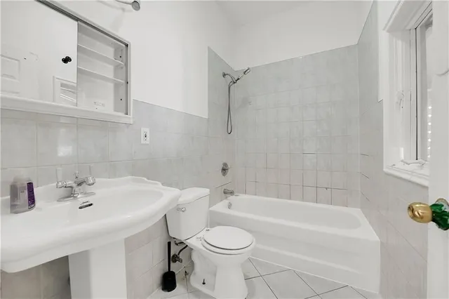 Additional property image - 103 EMERALD St