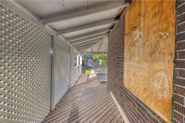 Additional property image - 103 EMERALD St