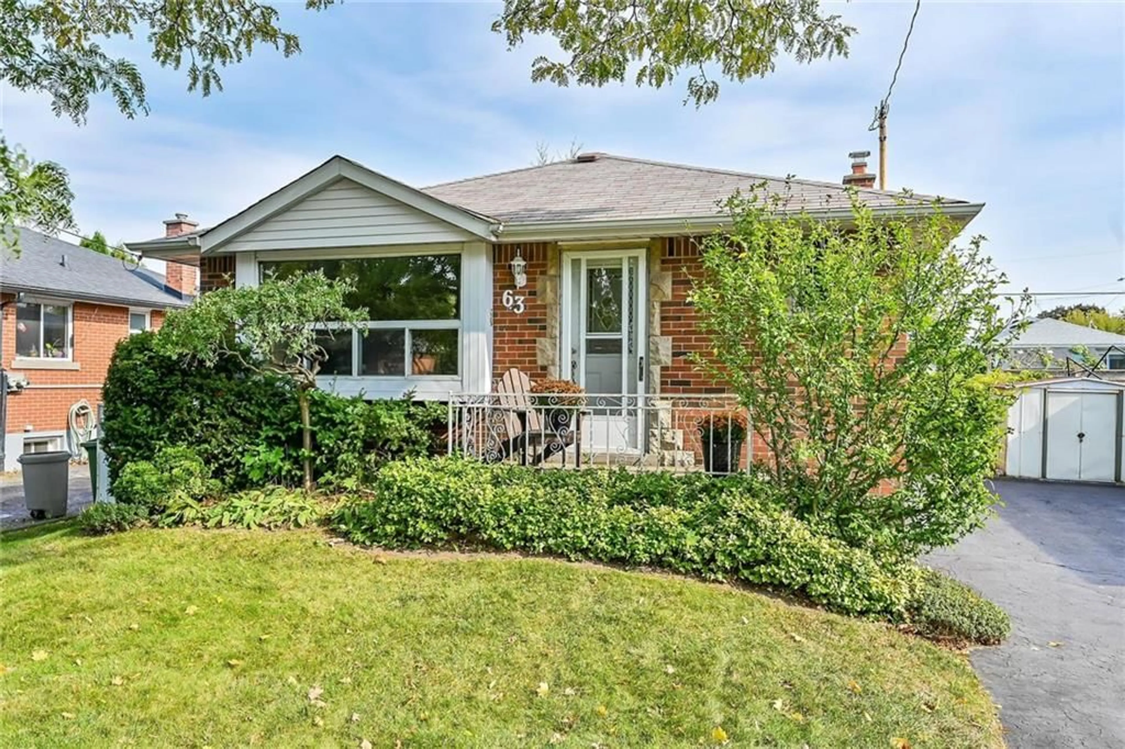 Frontside or backside of a home, cottage for 63 FERNWOOD Cres, Hamilton Ontario L8T 3L2