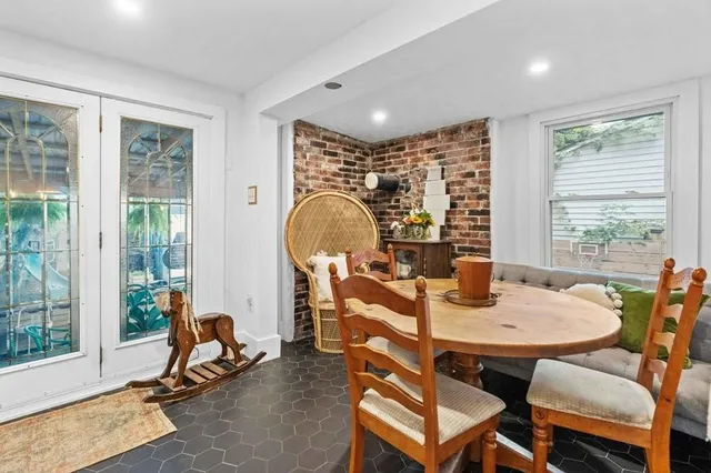 Additional property image - 120 GIBSON Ave