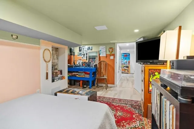 Additional property image - 120 GIBSON Ave
