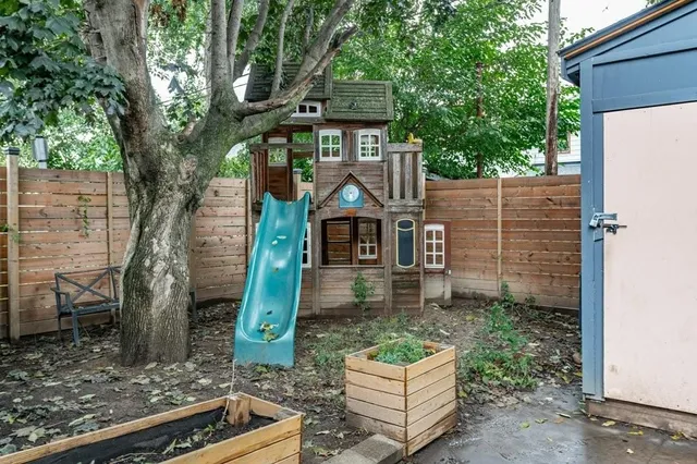 Additional property image - 120 GIBSON Ave