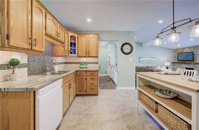 Additional property image - 1242 SHEFFIELD Rd