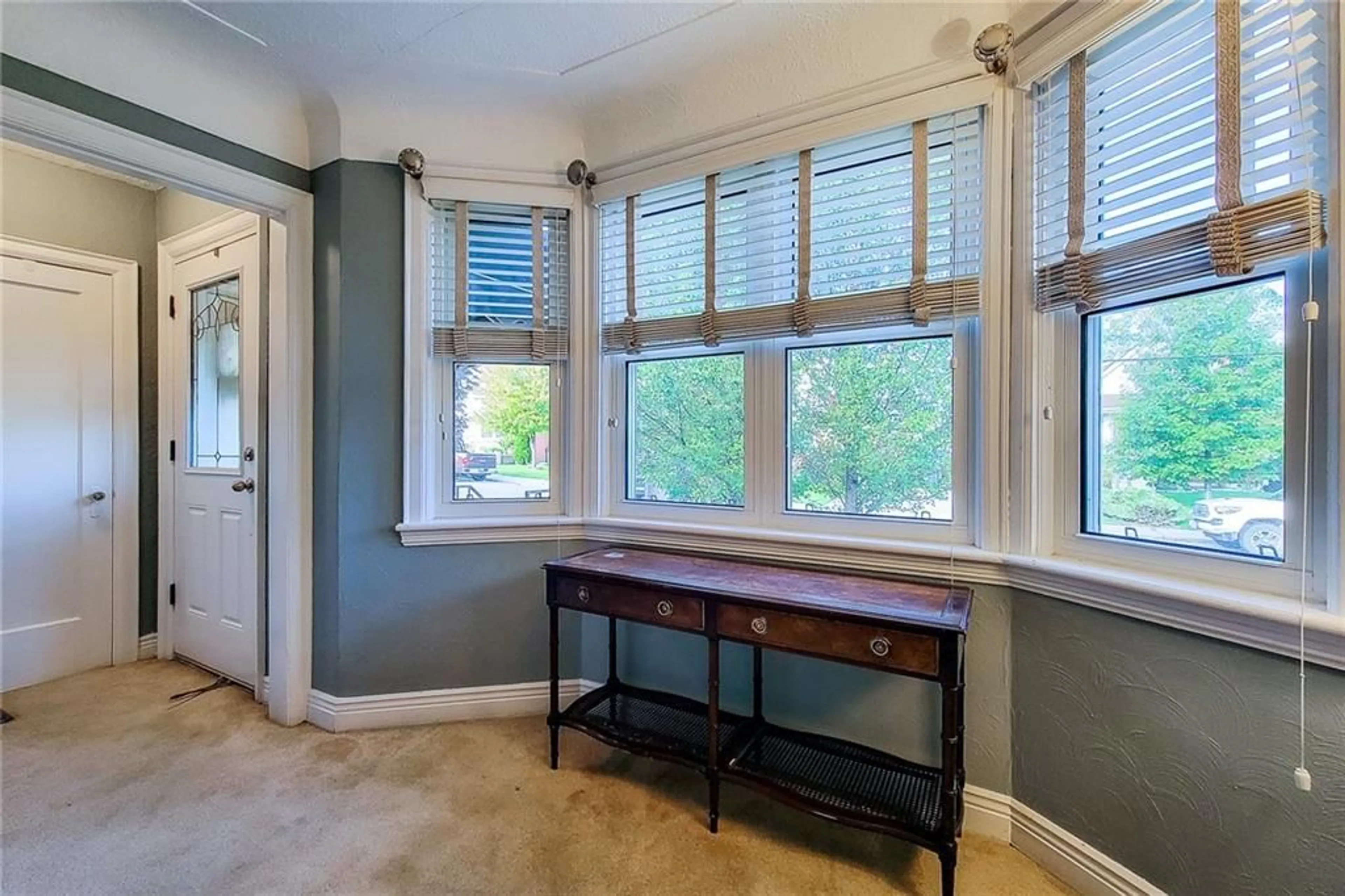 Indoor entryway, wood floors for 133 CAMERON Ave, Hamilton Ontario L8K 2X6