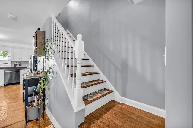 Additional property image - 2439 BARCLAY Rd