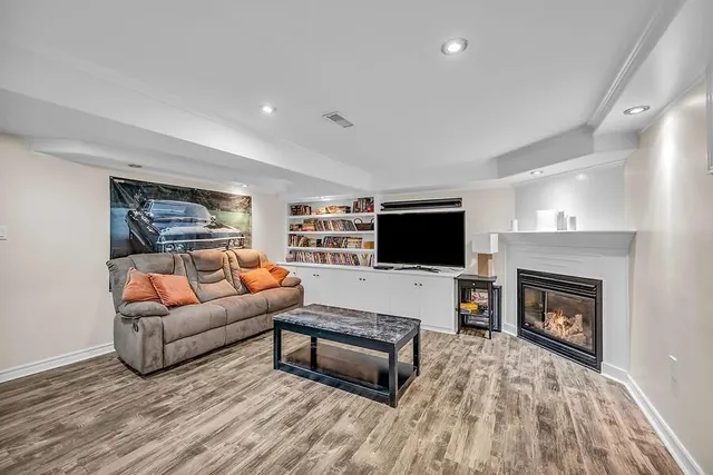 Additional property image - 2439 BARCLAY Rd