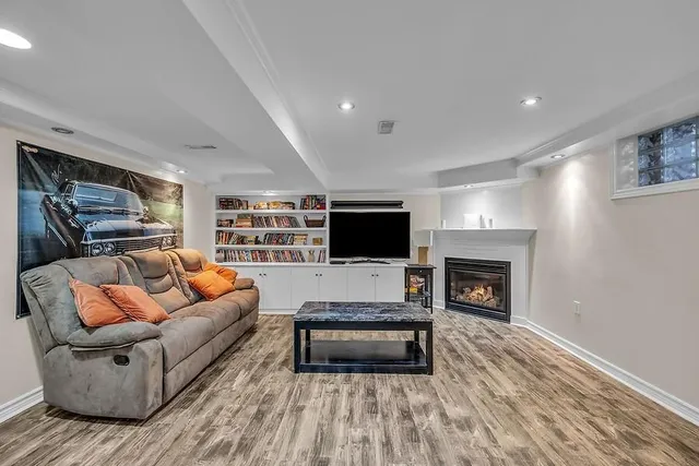 Additional property image - 2439 BARCLAY Rd