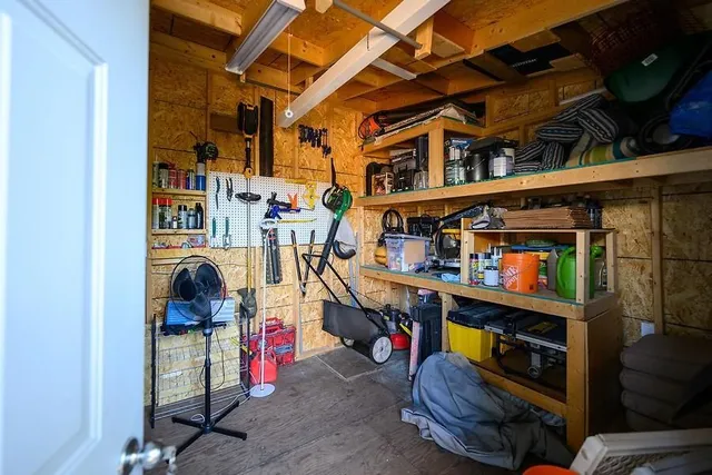 Additional property image - 2439 BARCLAY Rd