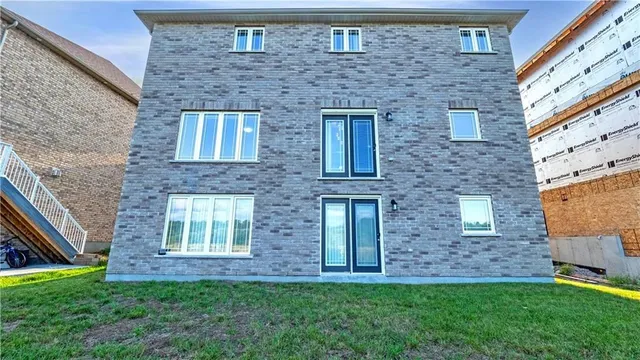 Additional property image - 341 RIVERTRAIL Ave