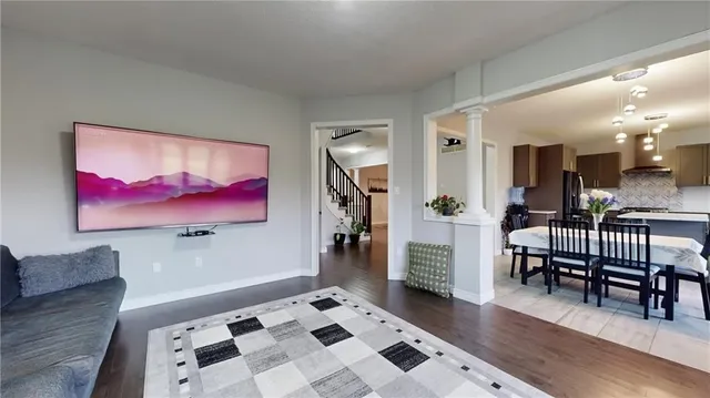 Additional property image - 341 RIVERTRAIL Ave