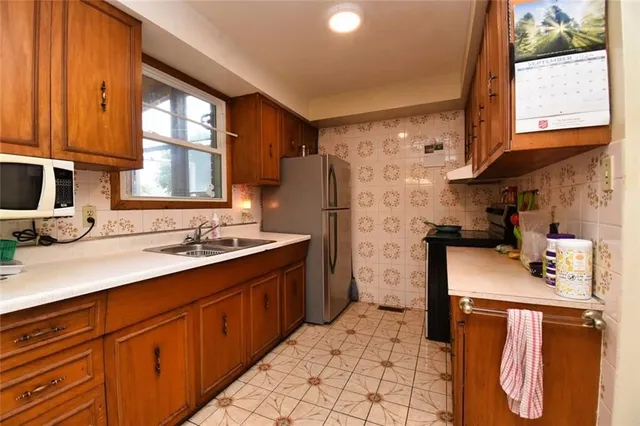 Additional property image - 39 EAST 39TH St