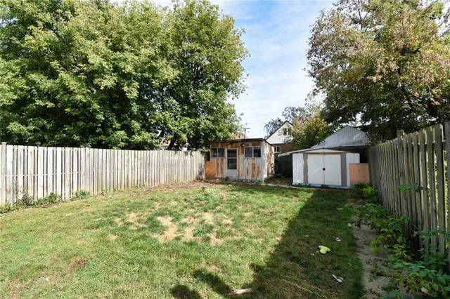 Additional property image - 39 EAST 39TH St