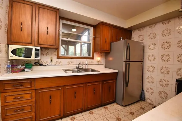 Additional property image - 39 EAST 39TH St