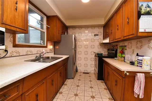 Additional property image - 39 EAST 39TH St
