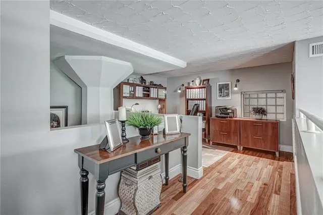 Additional property image - 50 MAIN St Unit 301