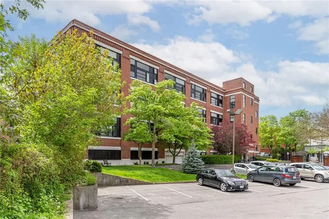 Additional property image - 50 MAIN St Unit 301