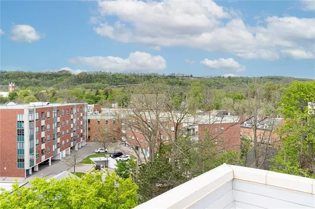 Additional property image - 50 MAIN St Unit 301