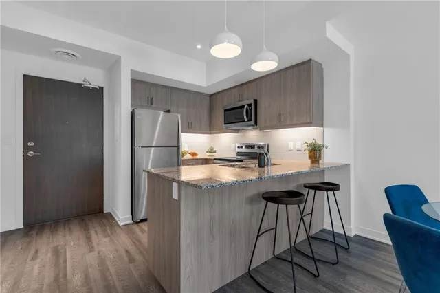 Additional property image - 16 MARKLE Cres Unit 213