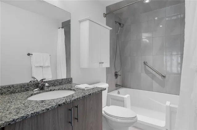 Additional property image - 16 MARKLE Cres Unit 213