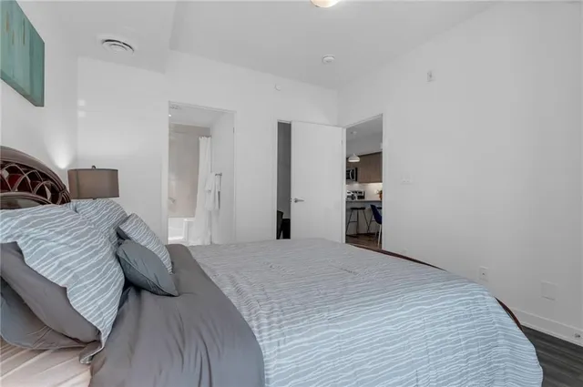Additional property image - 16 MARKLE Cres Unit 213