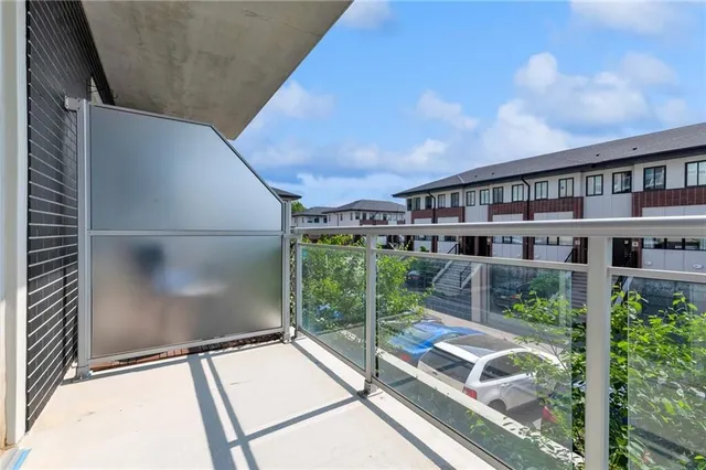 Additional property image - 16 MARKLE Cres Unit 213