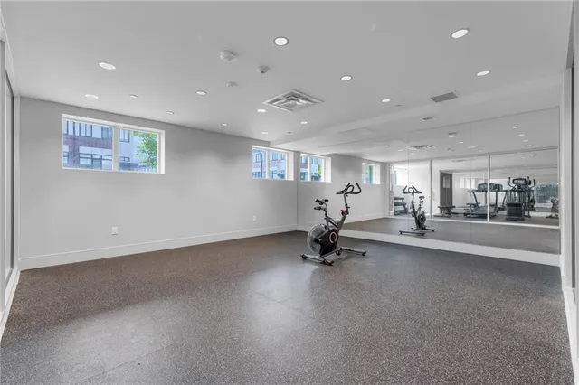 Additional property image - 16 MARKLE Cres Unit 213