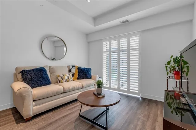 Additional property image - 16 MARKLE Cres Unit 213