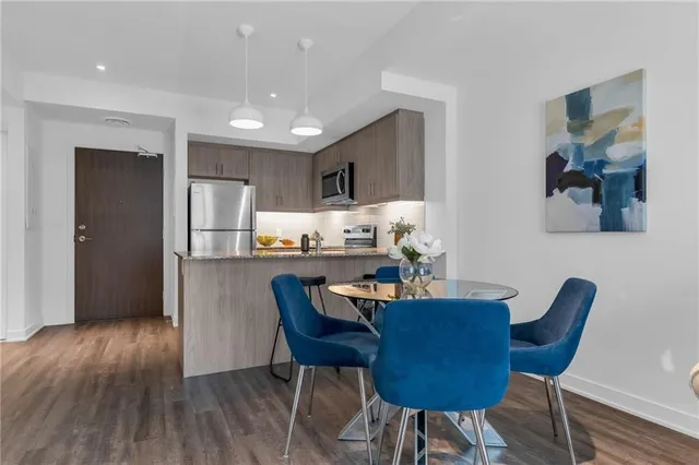 Additional property image - 16 MARKLE Cres Unit 213