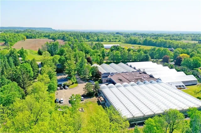 Additional property image - 7076 MCNIVEN Rd