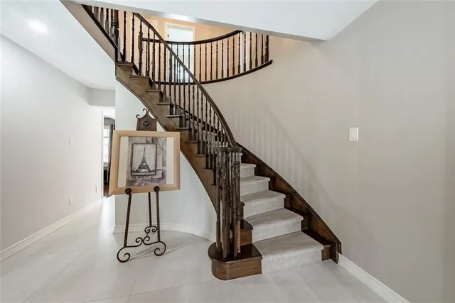 Additional property image - 16 BENVENUTO Cres