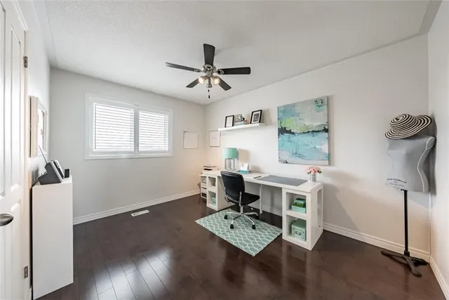 Additional property image - 16 BENVENUTO Cres