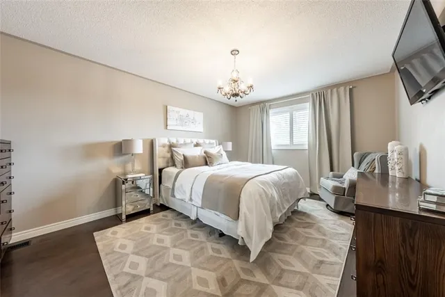 Additional property image - 16 BENVENUTO Cres