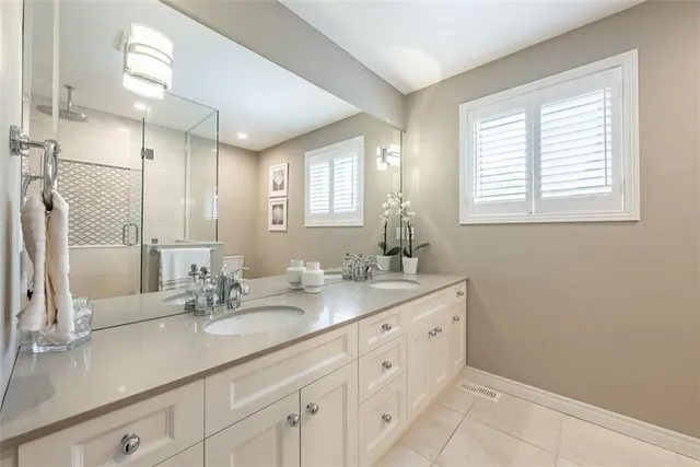 Additional property image - 16 BENVENUTO Cres