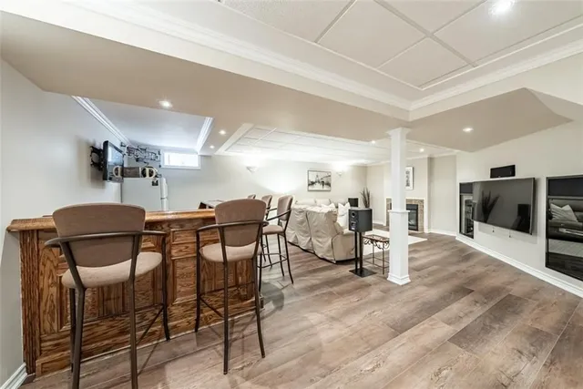 Additional property image - 16 BENVENUTO Cres