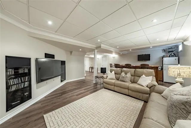 Additional property image - 16 BENVENUTO Cres