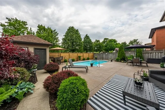 Additional property image - 16 BENVENUTO Cres