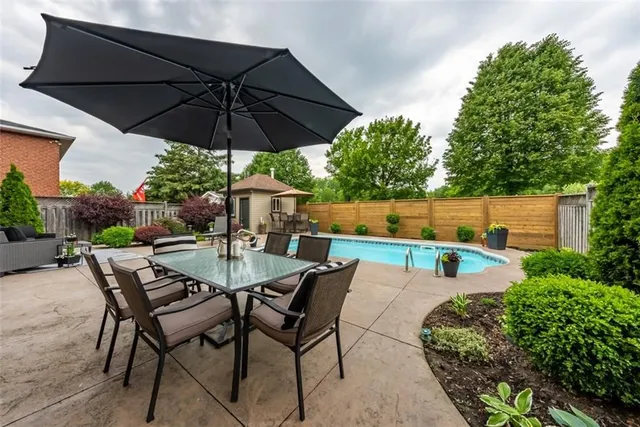 Additional property image - 16 BENVENUTO Cres
