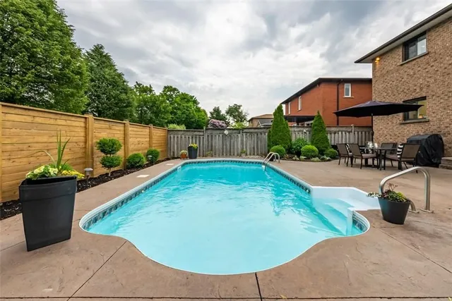 Additional property image - 16 BENVENUTO Cres